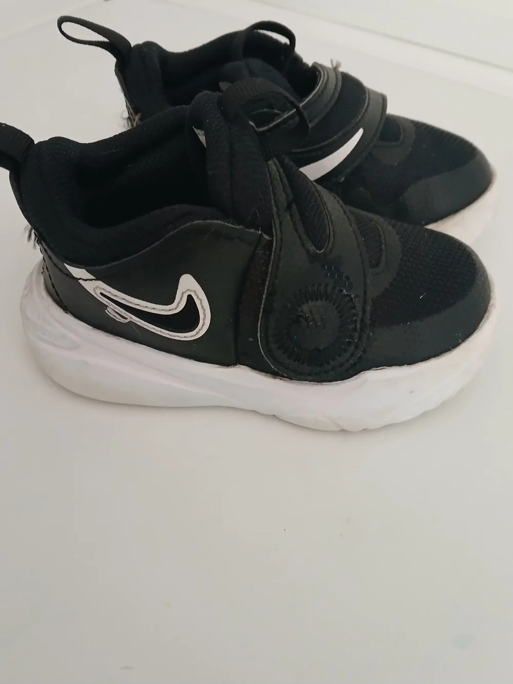Nike Toddlers' Black & White Slip-On Athletic Shoes 6